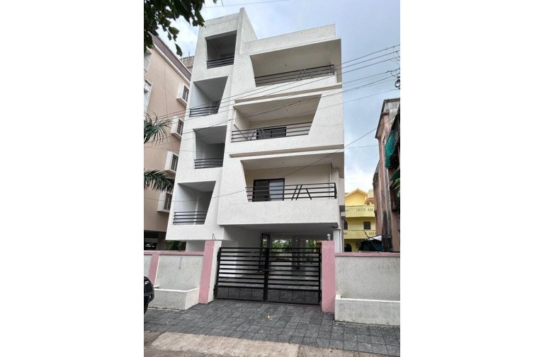 Complete Building for Sale in Narendra Nagar Shilpa Society nagpur for Rupees 2 CR