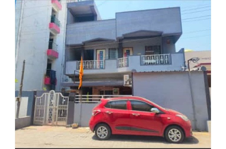 1500 sq ft house for sale in shree Nagar Manewada Nagpur. Price 1.50 cr negotiable. All documents ar